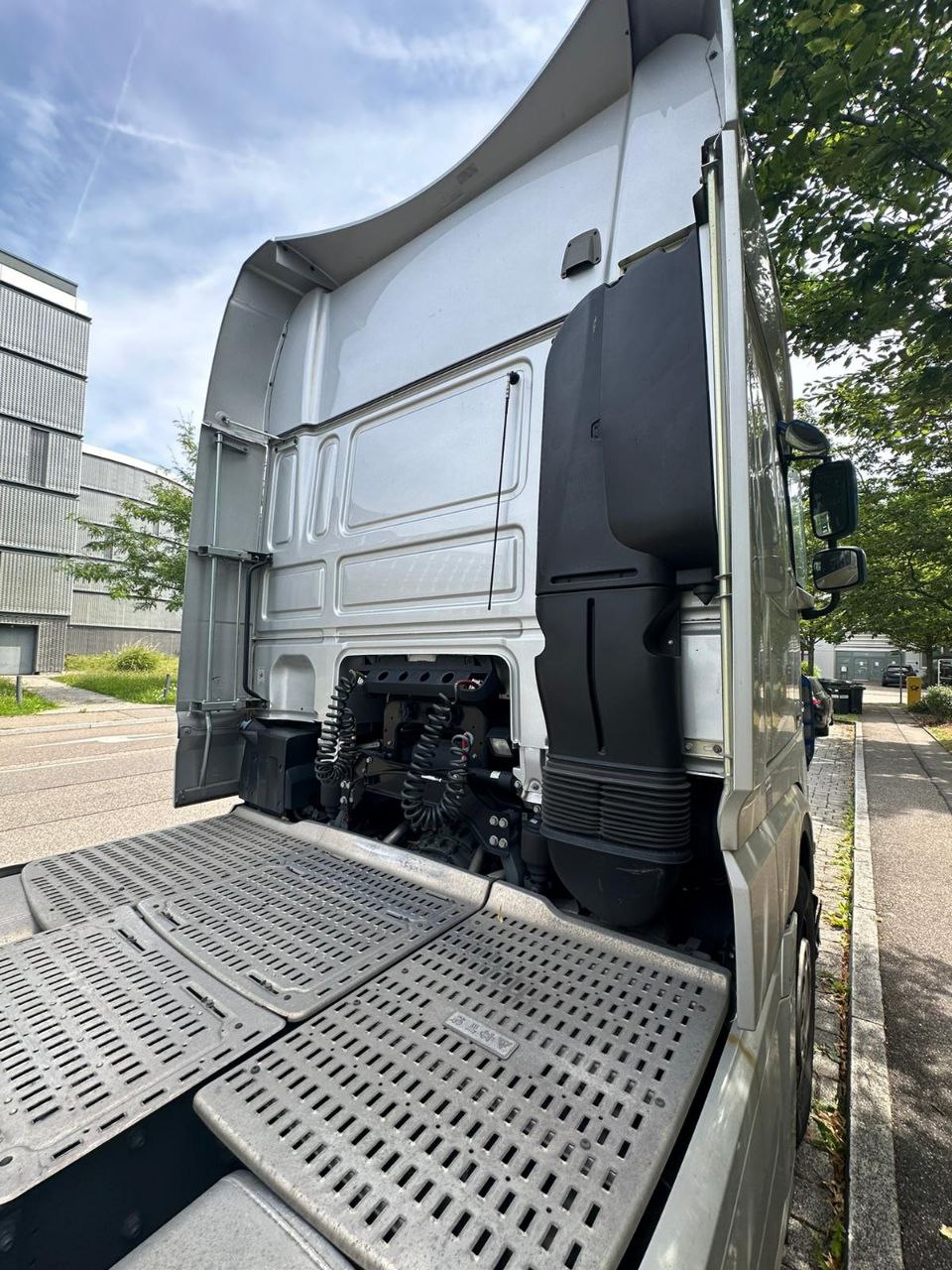 کامیون داف DAF480 مدل 2019 نقره ای کامیون داف DAF480 مدل 2019 نقره ای