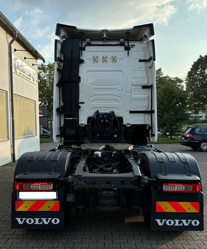 کامیون ولوو Volvo fh 500 بدون رنگ کامیون ولوو Volvo fh 500 بدون رنگ