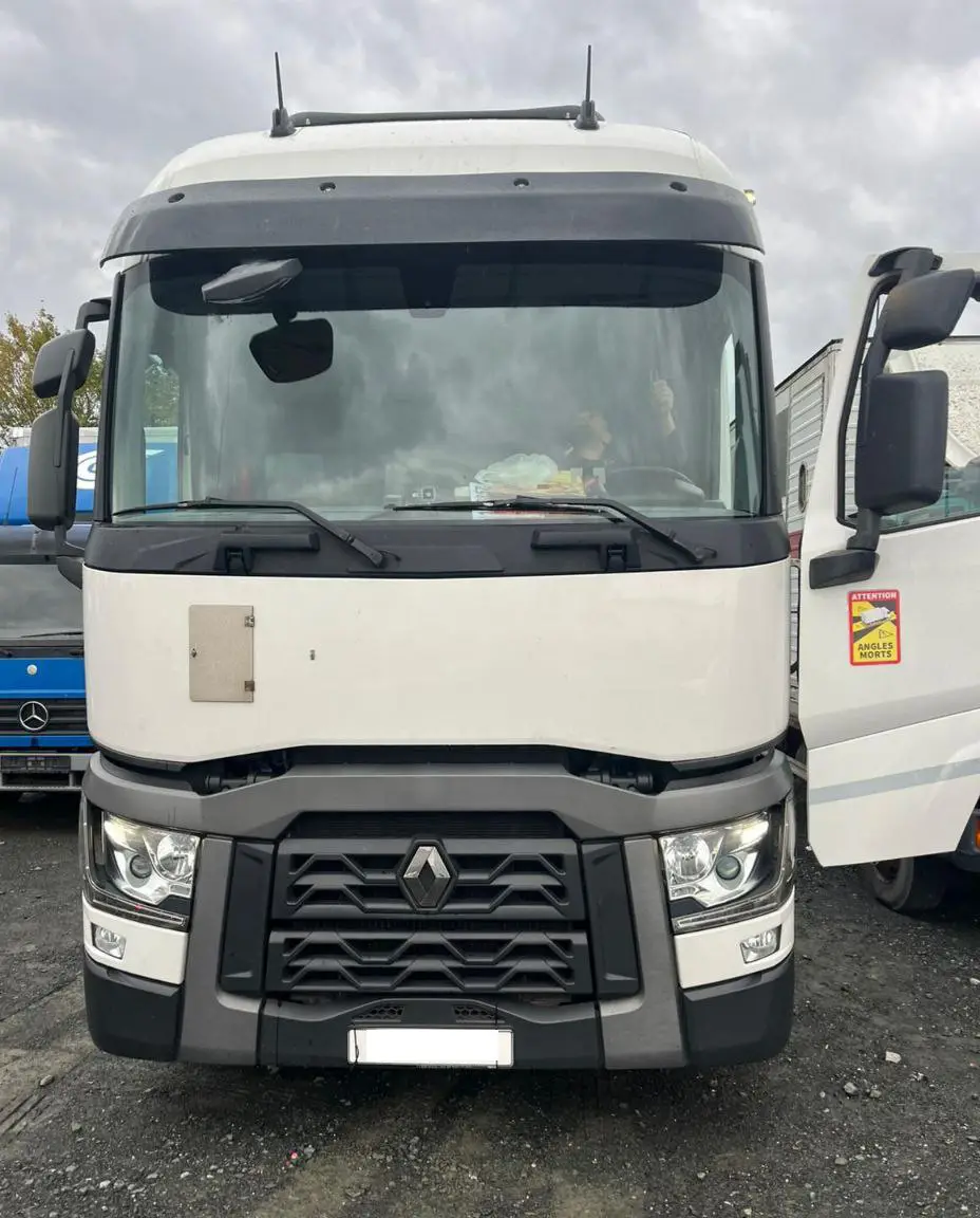 کامیون کشنده رنو 460 باری کامیون کشنده رنو 460 باری