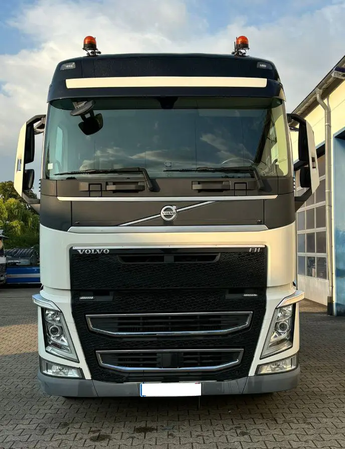 کامیون ولوو Volvo fh 500 بدون رنگ کامیون ولوو Volvo fh 500 بدون رنگ