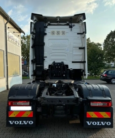 کامیون ولوو Volvo fh 500 بدون رنگ
