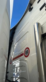 کشنده ولوو fh500 با کارکرد زیر 500 هزار تا